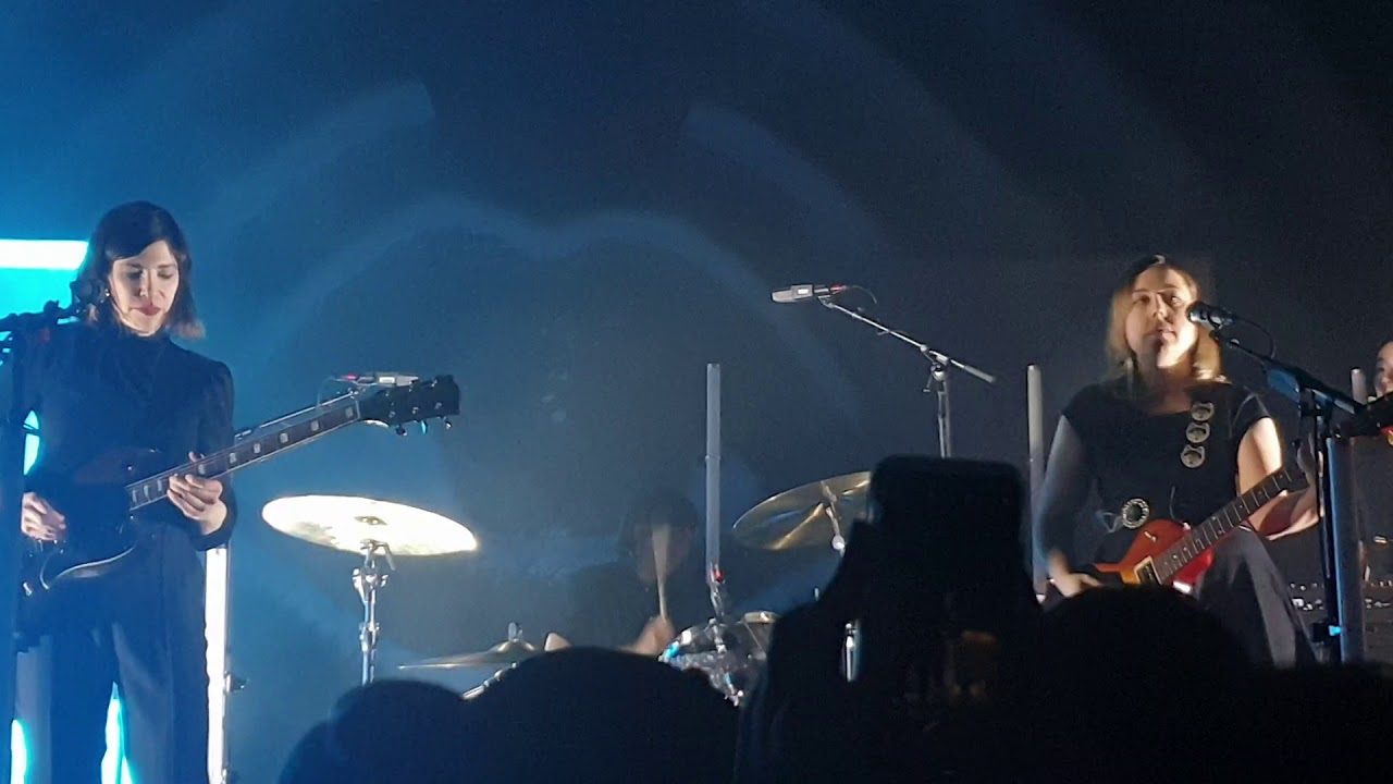 Sleater-Kinney - 'No Cities To Love' clip (Dublin, March 2020)