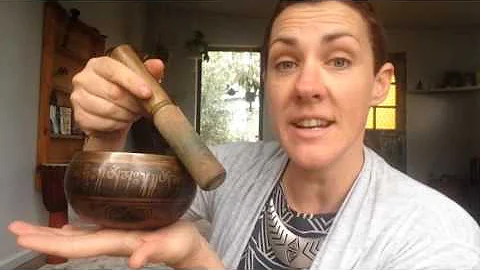 How to play the singing bowl with Allison Davies, ...