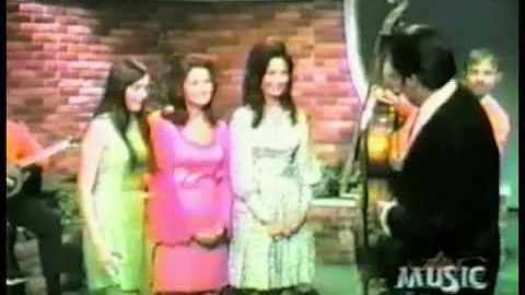 Crystal Gayle First TV 1970 - ribbon of darkness o...
