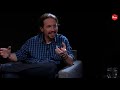 Pablo Iglesias hablando de Canarias con Pedro Guerra