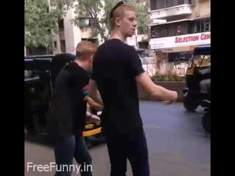 Come attraversare una strada in India