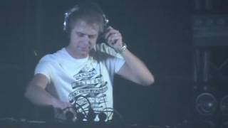 Armin van Buuren pres. Gaia – Humming The Lights