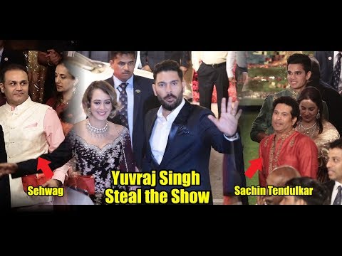 Indian Cricket Team at Isha Ambani Grand Wedding | #YuvrajSingh Coolest Look with Wife Hazel Keech
