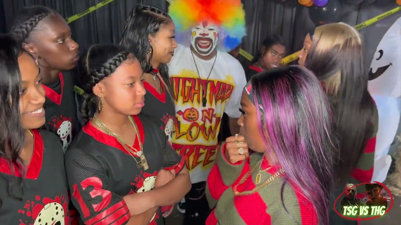 😈 Ohh It got SPOOKY 👻 on CLOWN Street🎃🔪 |