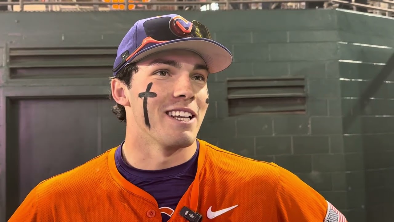 Нейт Савой о победе «Клемсона» в матче открытия сезона, одержанной благодаря камбэку.