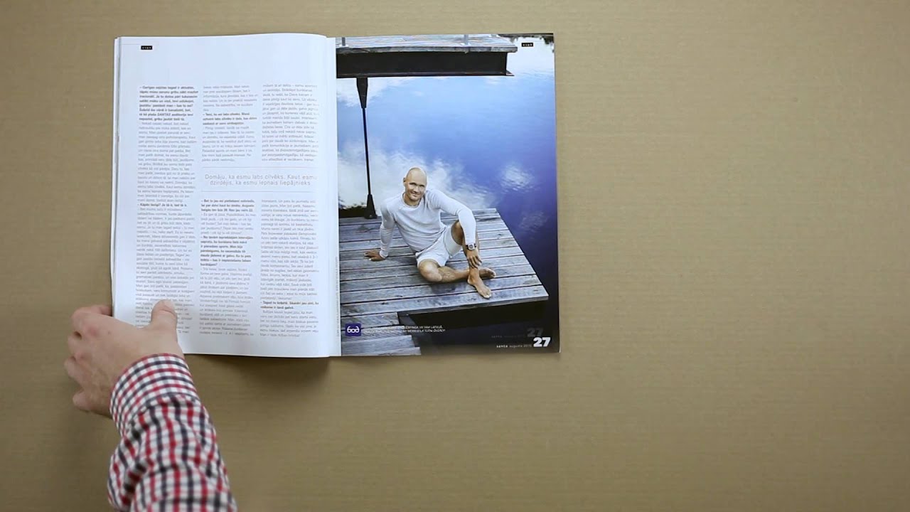Augmented reality print example | Women's magazine “Santa"