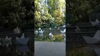 Lago Dos Barquinhos De Papel