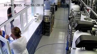 IP видеокамера Hikvision DS-2CD2410F-I (4 мм)