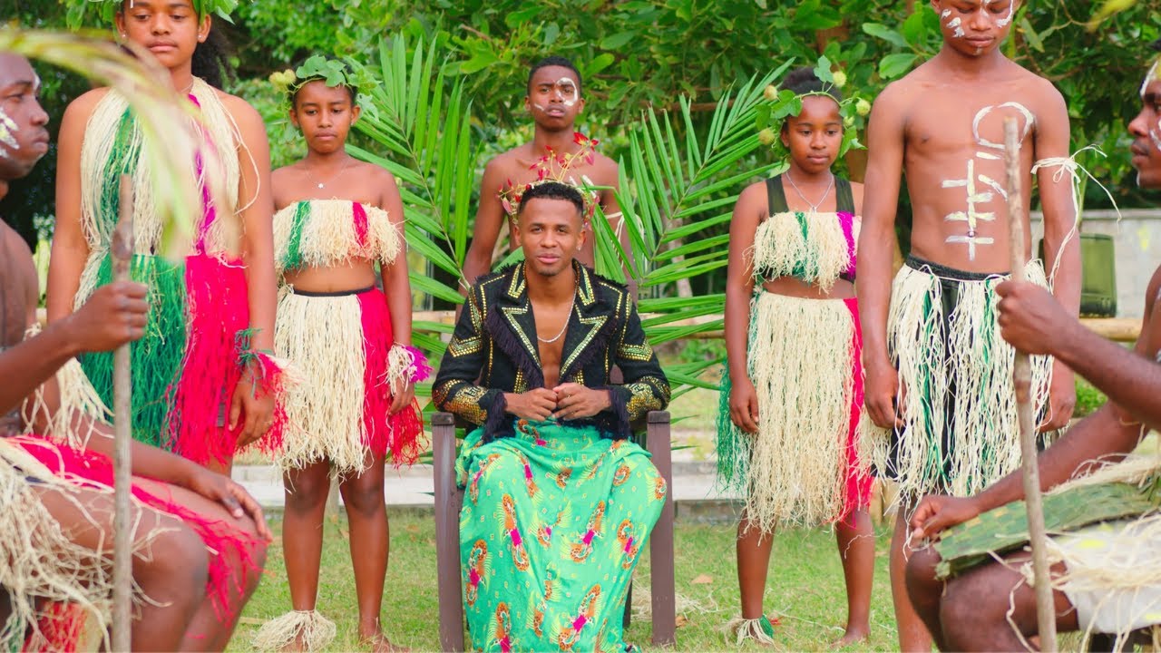 LICO KININIKE - AZA MIADY AM CHANCE N'OLO (Nouveauté Gasy 2025)