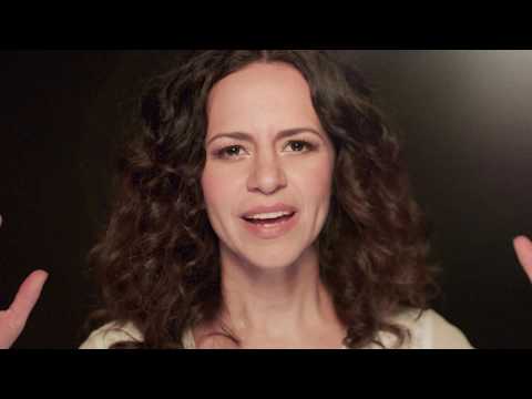 Video: Herečka Mandy Gonzalez Odhaľuje, že Bojuje Proti Rakovine Prsníka