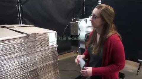 Quadrel Q34, right hand, print and apply, 203 dpi tamp label applicator