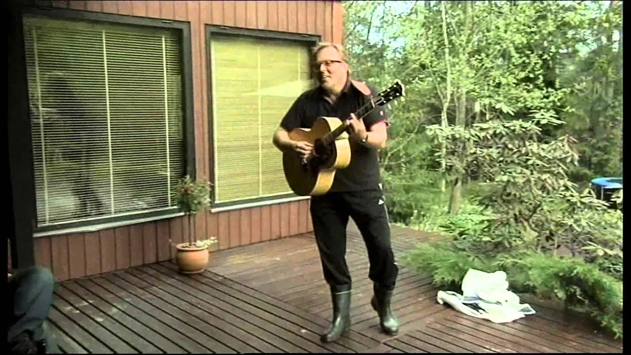 Joel Hallikainen vierailee Neljän tähden illallisella...