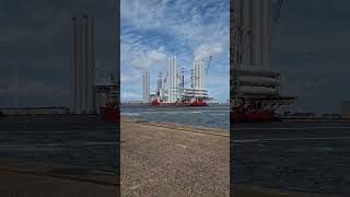 Dancing blades on Seajacks Scylla (Eemshaven)