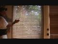 How to properly operate a set of miniblinds: yes it matters!