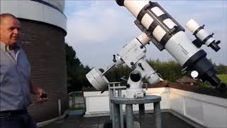 De telescopen van de Cosmos Sterrenwacht in Lattrop.