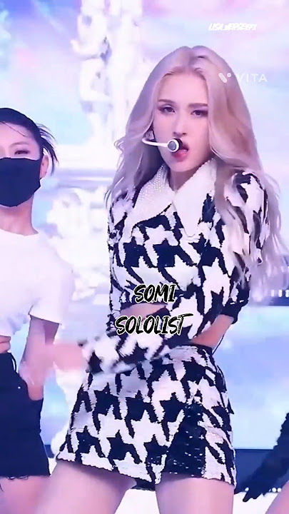 KPOP IDOL WHO SLAYED IN BLONDE HAIR #rosè #winter #somi #sana #LISA_VERSE273