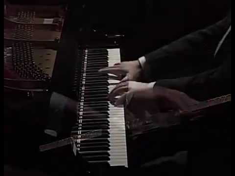 Alexandre Moutouzkine Performing Beethoven, Dallapiccola, and Chopin (CIPC 2007)