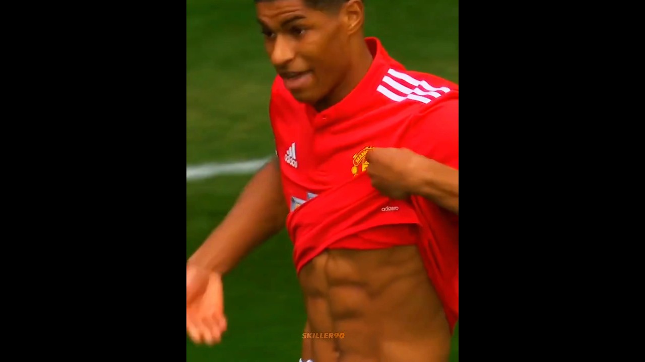 Players Show ABS + Ronaldo 😅