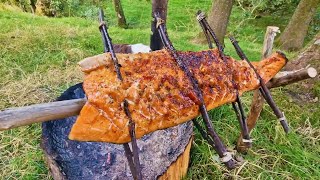 Bushcraft SALMON is the perfect camping solution to create an ASMR atmosphere while cooking