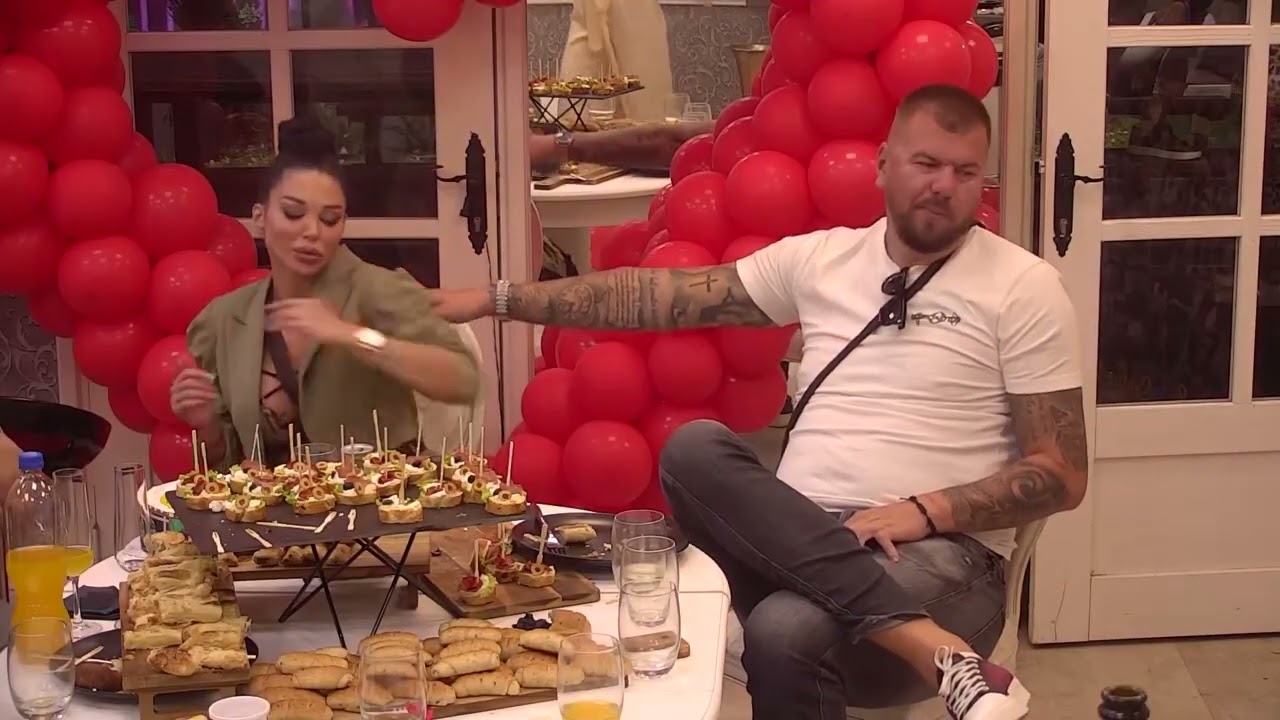 08.11.2025. - JANJUS POKUSAVA DA POLJUBI MAJU