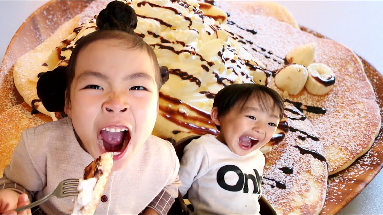 おいしいハワイアンパンケーキを食すRino＆Yuuma