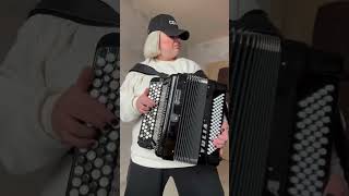 Julia From The Block