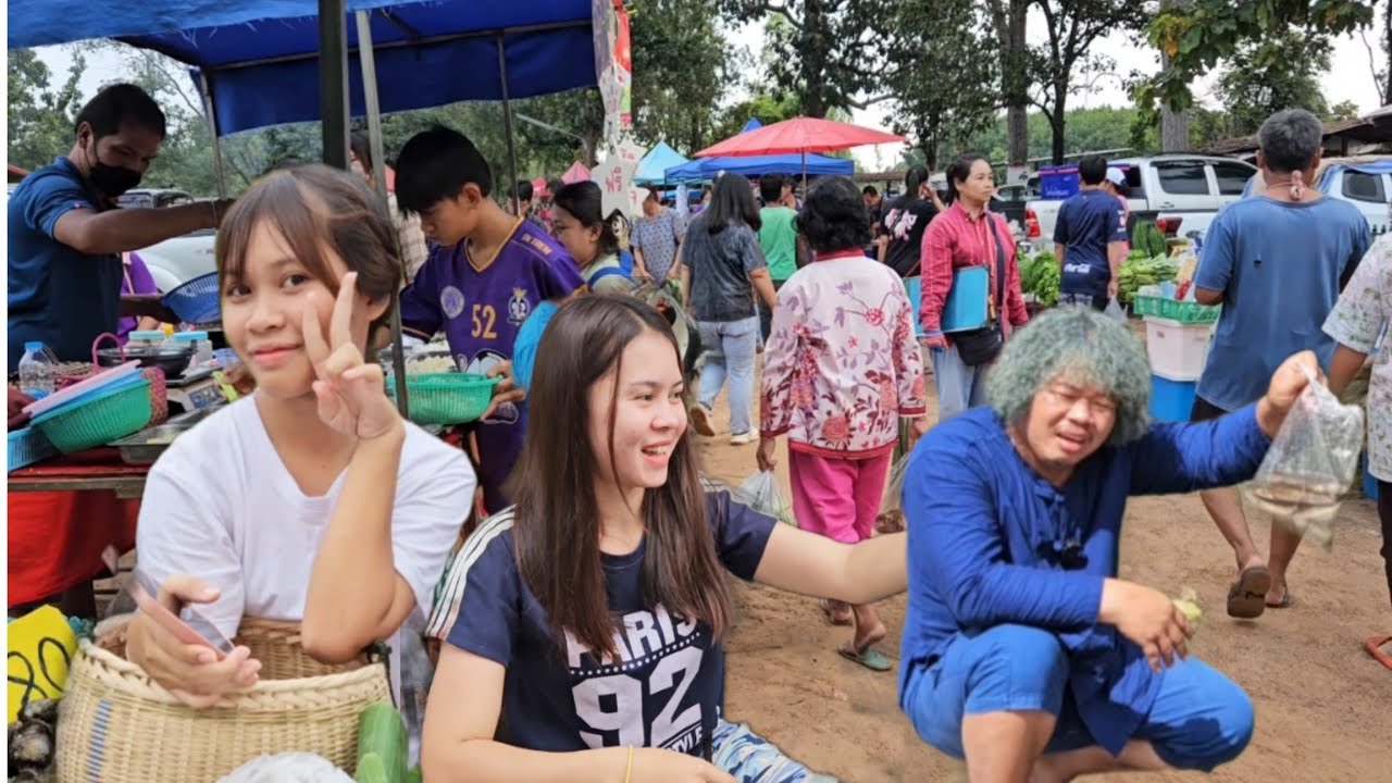#ตลาดนัดชุมชน #อาหาร พื้นบ้านตามฤดูกาล อ.ศรีเมืองใหม่ จ.อุบล #ปูนา #ผัก #ปลา  #อีสานบ้านเฮา