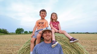 Broken square baler | 2 Little helpers join me screenshot 1