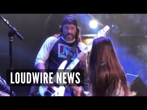 Metallica's Robert Trujillo Joins Son Tye + Korn Onstage!