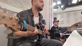 Esra Erol - açılış - Ben de özledim (bass cam)