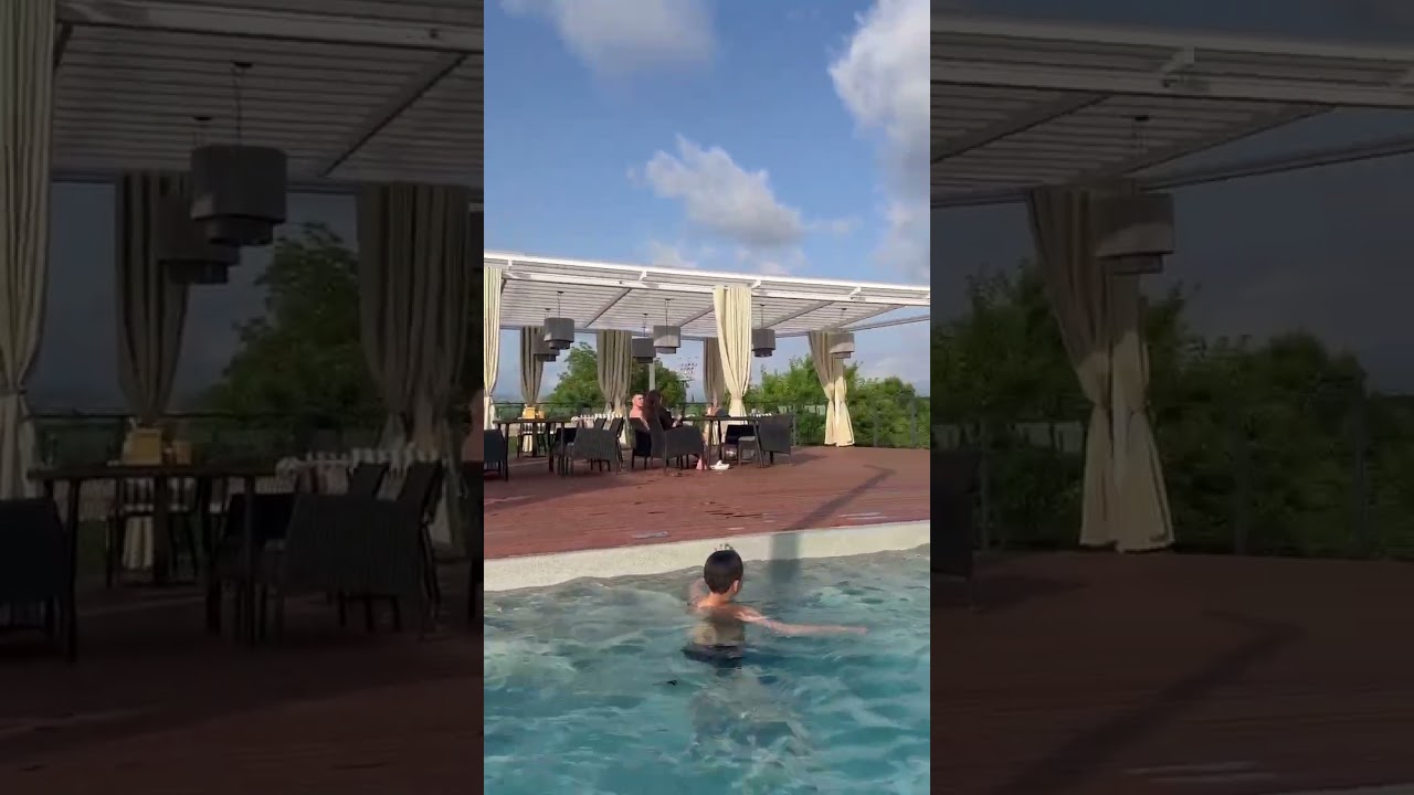 Где в Сочи поплавать в бассейне с видом на море? 