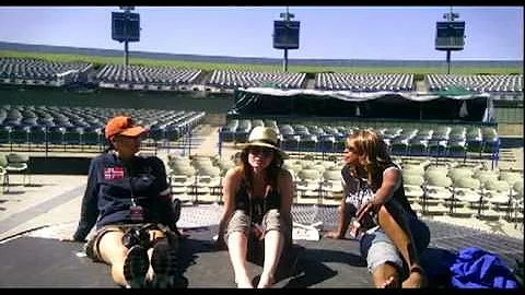 AOL No 1 - Diary of a Brooks and Dunn Backup Singer