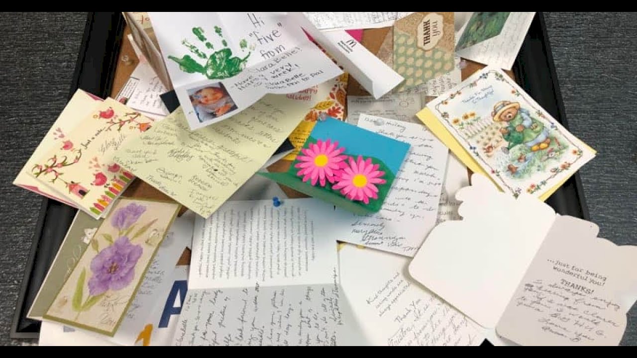 Lees Summit woman on a mission to bring sunshine to seniors