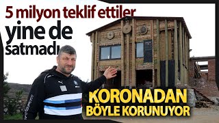 Yamacın Başına Yaptığı Kale İle Koronadan Korunuyor