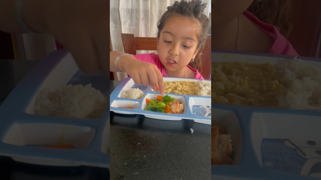 Priyanka Karki Daughter Ayanka Karki Eating 😍🥀