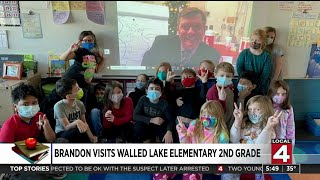 Brandon Roux visits Walled Lake Elementary 2nd grade class