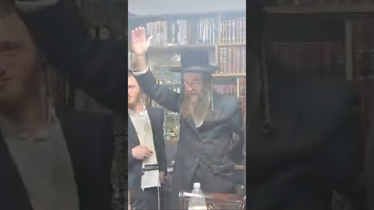 ראש ישיבת אורייתא הגר"ד שפר בריקוד מיוחד לרגל אירוסי הבחור האגדי מוטי דייטש