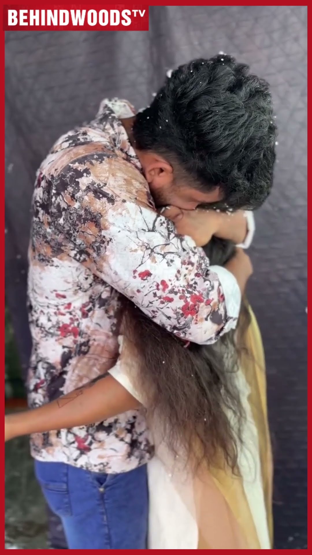 'இத நான் எதிர் பாக்கல பொண்டாட்டி' ? மனைவி தந்த Surprise- ல் கலங்கி அழுத கணவன்