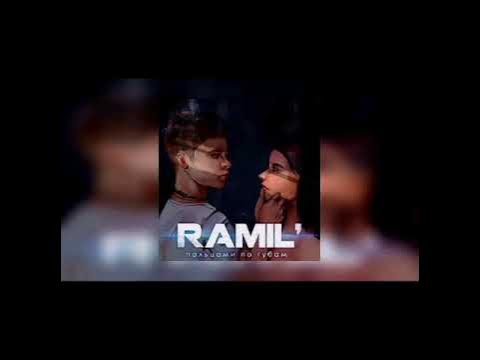 девушка с пальцем у губ. песни тик так 2022. песня пальцами по губам аромат твой. водит пальцами по губам. песня пальцами по губам аромат твой.