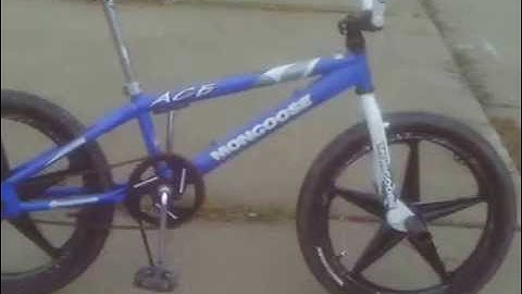 2002 Mongoose Ace With 5 Point Star Mag Wheels