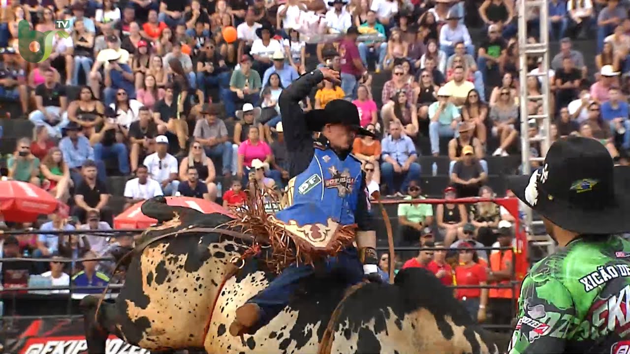 Massa FM Londrina - Hoje é o dia do Peão de Boiadeiro no Brasil. 🐴 A data  foi criada para homenagear todos os peões e peoas que montam touros e  cavalos pelo