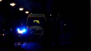 (589)     12-156 en Politiebusje