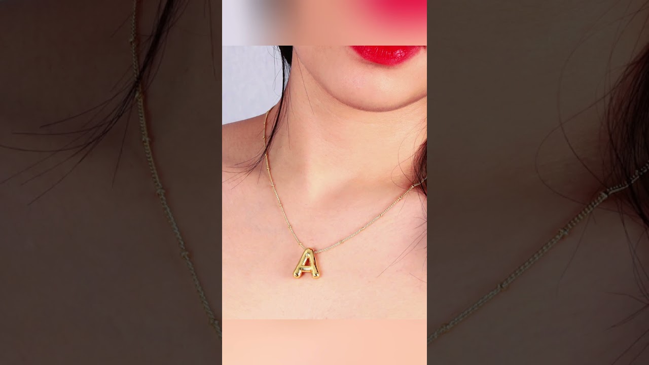 This Christmas, stand out with our bubble initial letter necklace! Perfect for any outfit!!👍🥳❄️🎄🤶