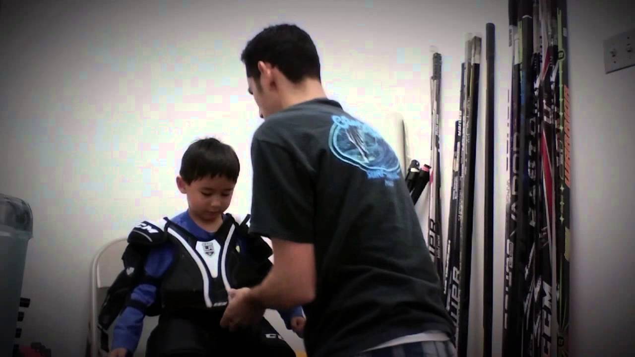 How to Put on Hockey Pads YouTube