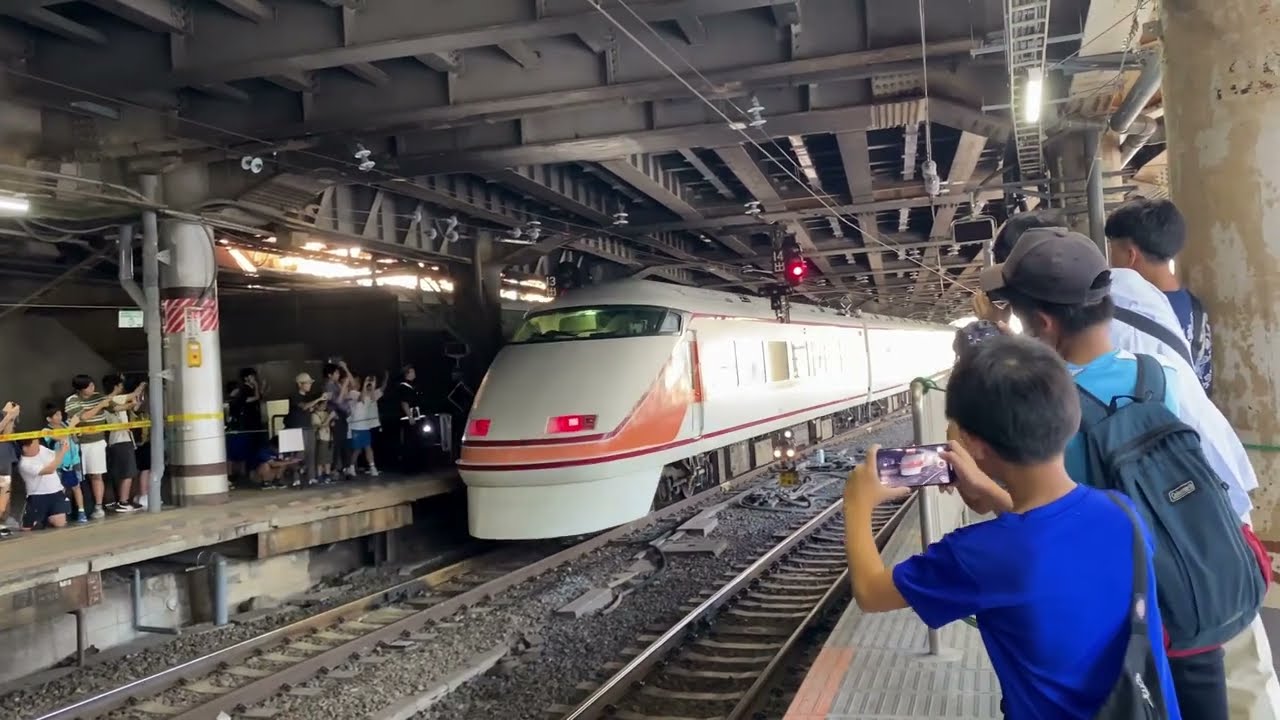 【上野駅】東武100系107F臨時特急スペーシア上野日光号上野駅13番線発車
