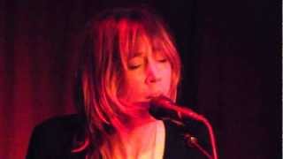 Download Lagu Beth Orton 'Last Leaves of Autumn' [HD] solo live 2012 Cologne MP3