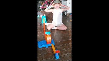 Double loop-the-loop battle, loser gets crushed!