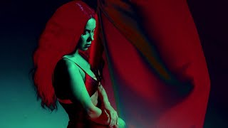 Video thumbnail of "INNA - Queen Of The Club"