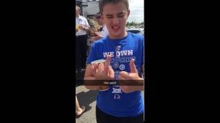 Kid gets his fingers stuck in a bench by Current Vibes 41,718 views 7 years ago 2 minutes, 21 seconds