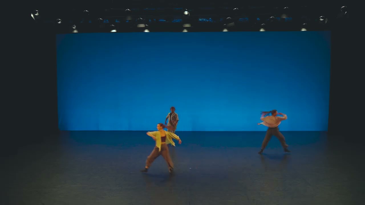 Guarda look ahead (tame the noise) Choreography Showcase su YouTube Guarda look ahead (tame the noise) Choreography Showcase su YouTube